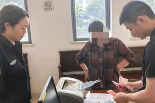 哈姆：首发阵容通过詹姆斯发动进攻很棒 也满意球队的转移球